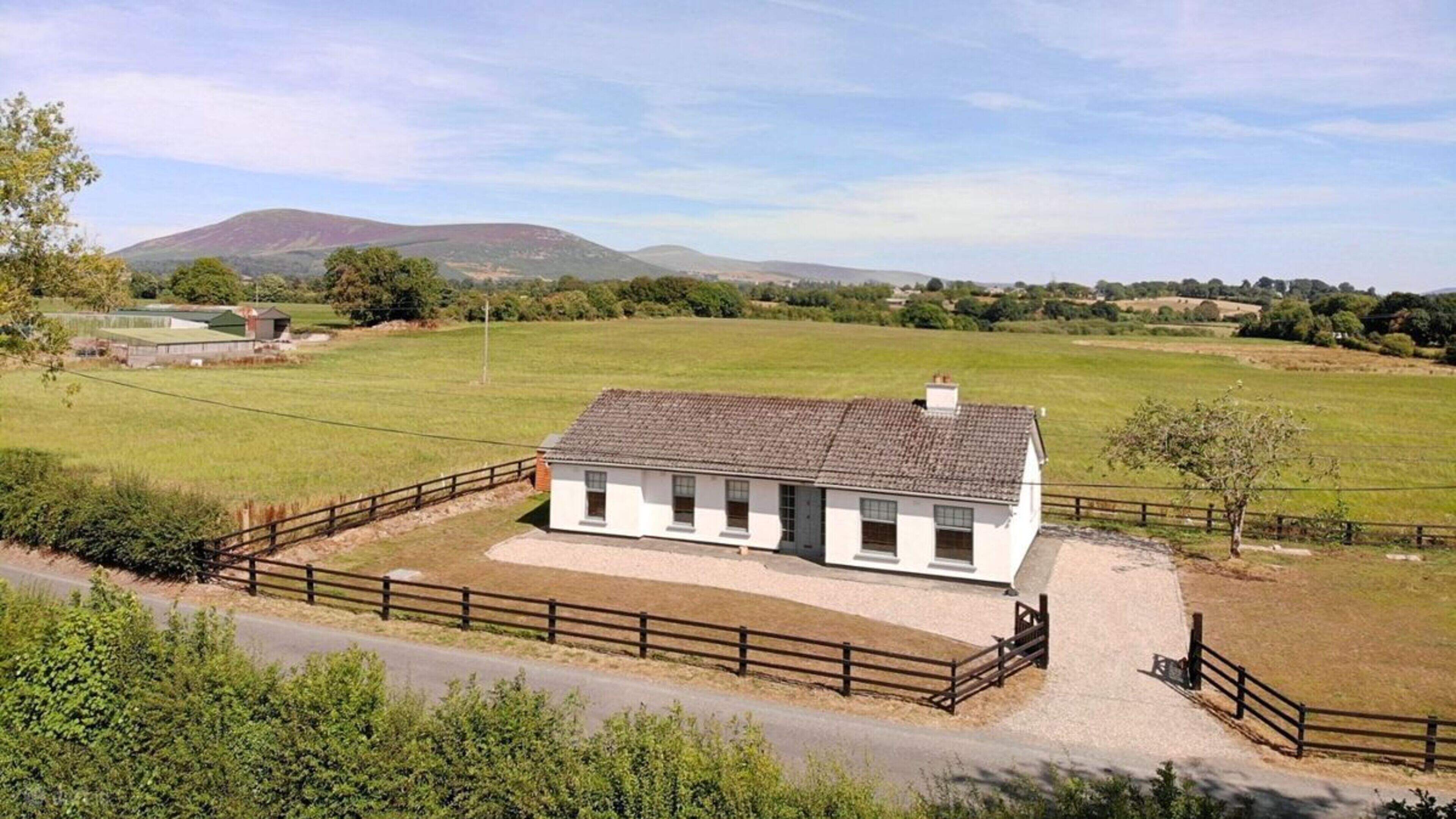 Four-bed Wicklow bungalow with mountain views on market for €329,000